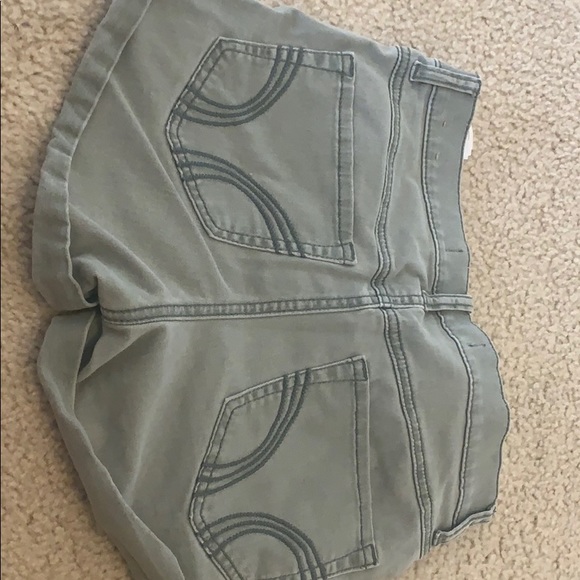 Hollister Army green jean shorts - Picture 3 of 3